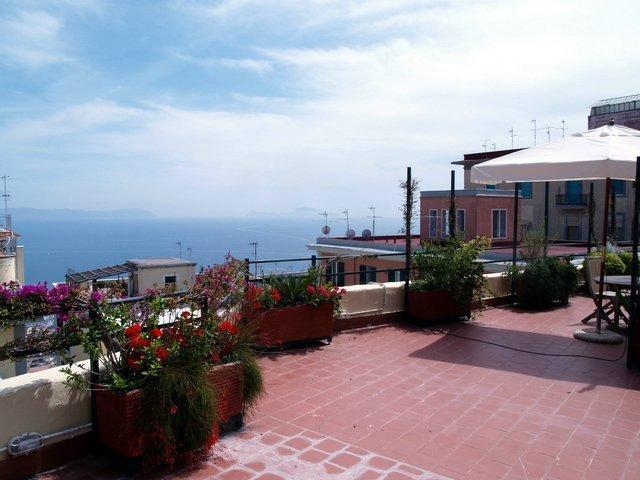 Una Terrazza Sul Golfo Неаполь Номер фото